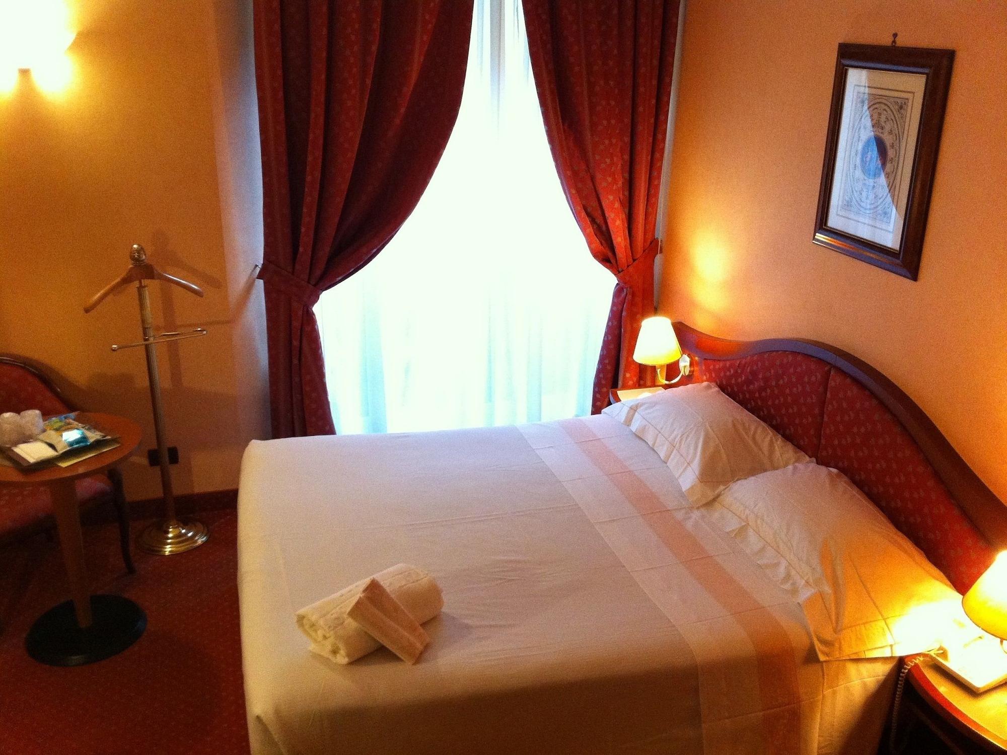 Massimo Plaza Hotel Палермо Екстериор снимка