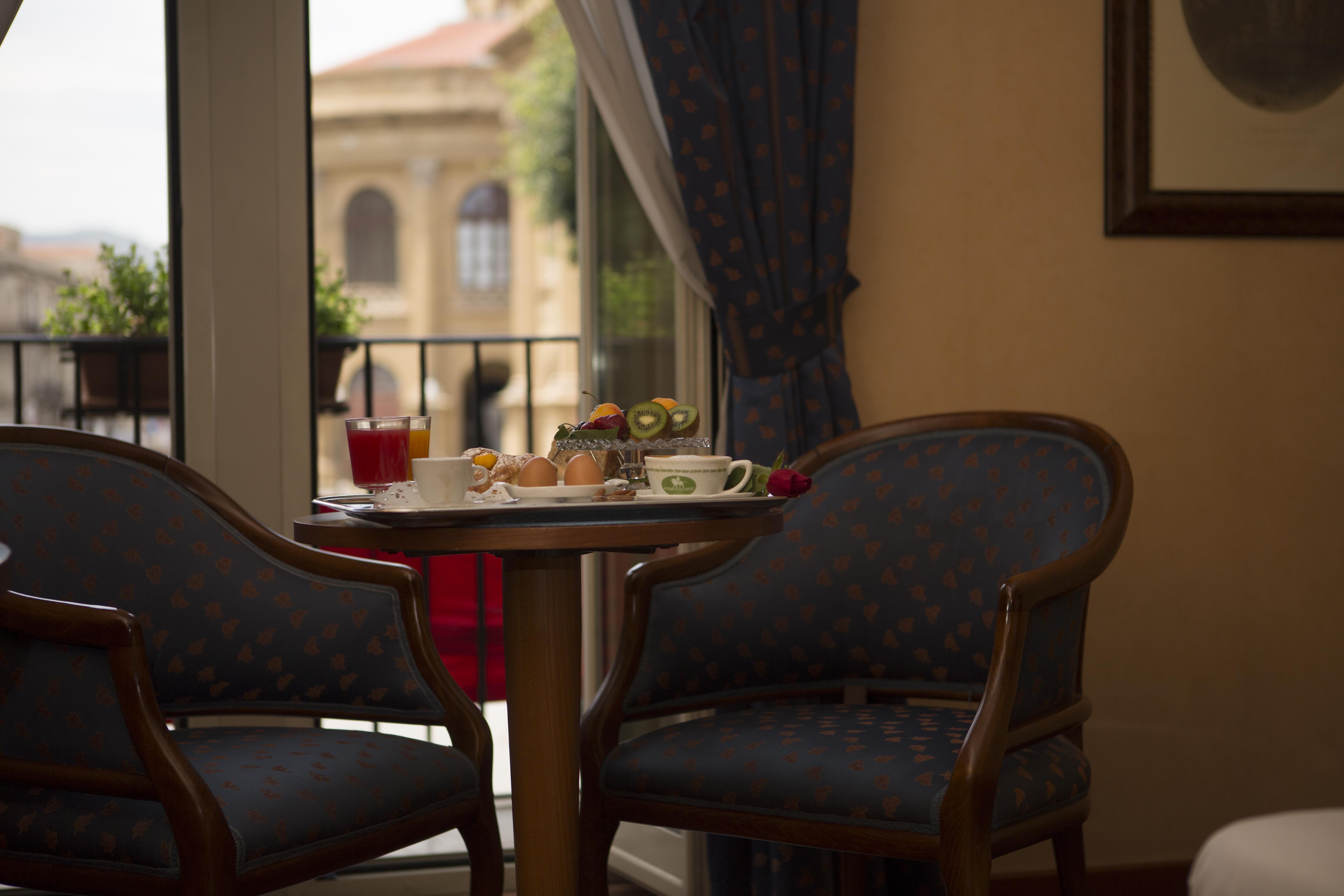 Massimo Plaza Hotel Палермо Екстериор снимка