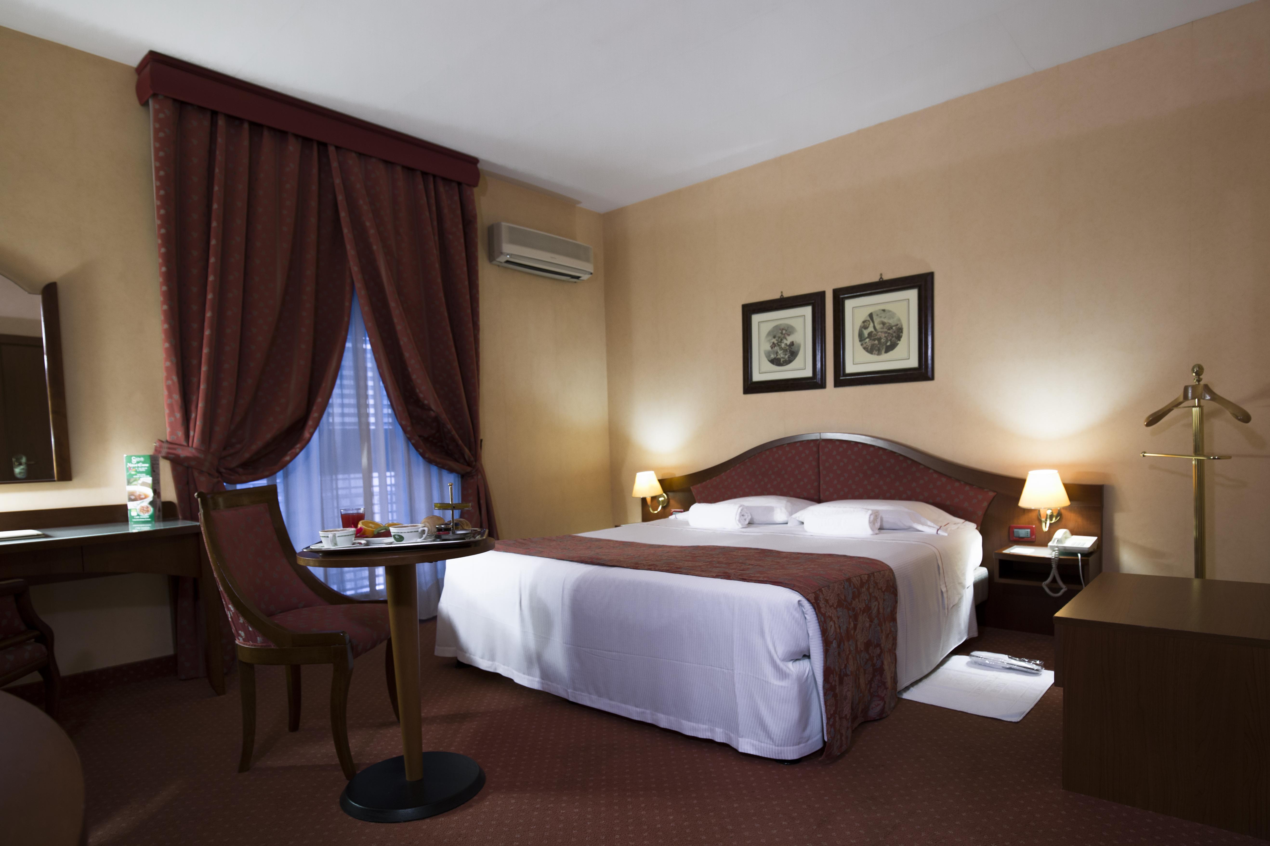 Massimo Plaza Hotel Палермо Екстериор снимка